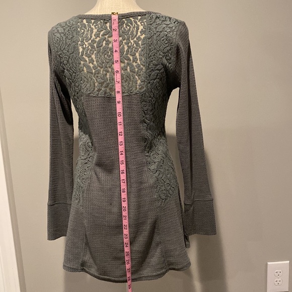 RXB Long Sleeve Waffle Weave Tunic Size: M - Picture 6 of 13